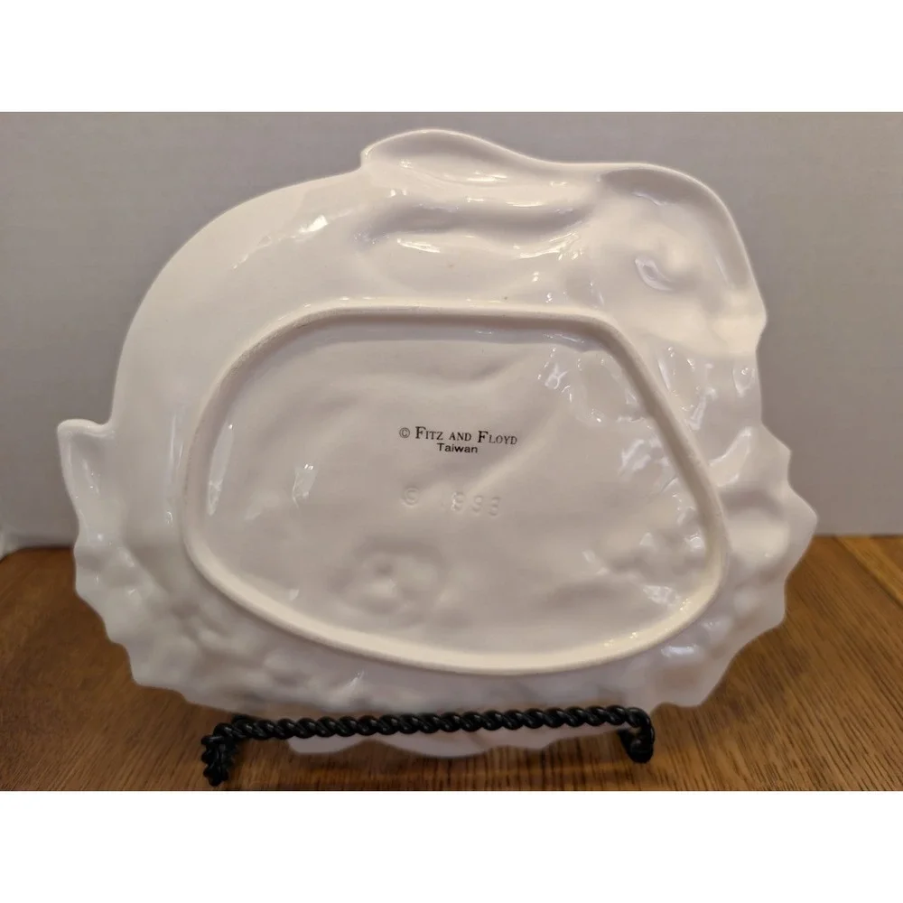 Vintage Fitz and Floyd Flora Sitting Bunny Canape Plate 1993/Easter/Spring